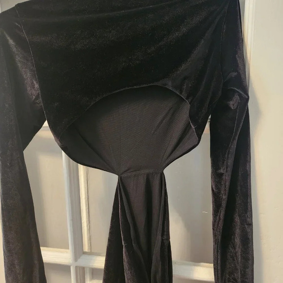 Kathryn Bowen Black Velvet Cut-Out Top, Size 8, BNWOT - Picture 3 of 5